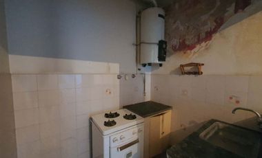OPORTUNIDAD VENTA PH 2AMB COCHERA LANUS ESTE