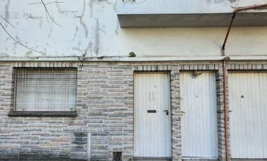 OPORTUNIDAD VENTA PH 2AMB COCHERA LANUS ESTE