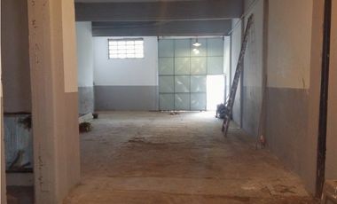 Galpón con vivienda en venta