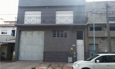 Galpón con vivienda en venta