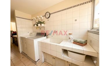 Venta De Hermosa Casa  En Surco - 5  Dormitorios – El Derby