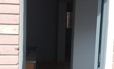 LINDO / BUEN ESTADO   Bº COVIMET   3 DORM  PATIO   ESPACIO ESTACIONAMIENTO   USD 25.000  IMPERIO MAT.518