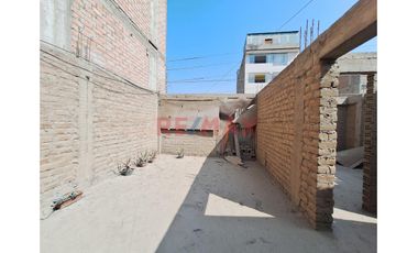 Casa En Venta – Av. Circunvalación, Bayóvar
