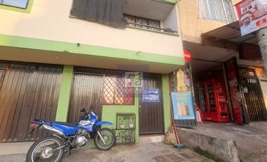 COD. 4331 - SE ARRIENDA APARTAMENTO - BARRIO:  SANTA ANA