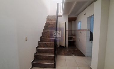 COD. 4331 - SE ARRIENDA APARTAMENTO - BARRIO:  SANTA ANA