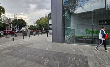 Local comercial en Renta frente a Centro Comercial Punto Maq, Coyoacán