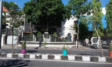 Rumah di jl kutei Surabaya tengah Hadap utara