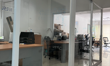 Amplia oficina en venta en el Valle Sur.