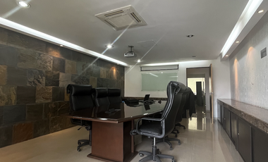 Amplia oficina en venta en el Valle Sur.