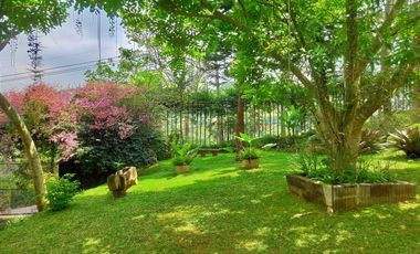 Villa mewah Dago giri Bandung dekat kawasan wisata