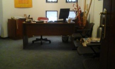 EXCELENTE OFICINA EN PLENO CENTRO DE MONTE GRANDE