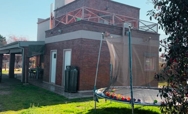 CASA QUINTA EN 2 PLANTAS EN JUNIN (BA)
