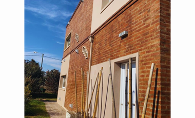 CASA QUINTA EN 2 PLANTAS EN JUNIN (BA)