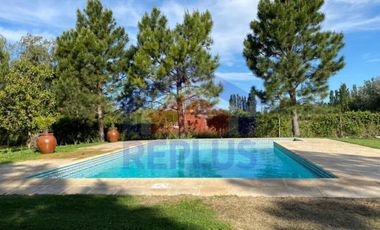 Excepcional Casa Quinta Las Calandrias