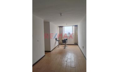 Bajooo De Precio Venta De Ocasion Por Viaje Departamento A Tan Solo 115,000 Mil Soles En Condominio Oasis Cerca A Universidad Cesar Vallejo