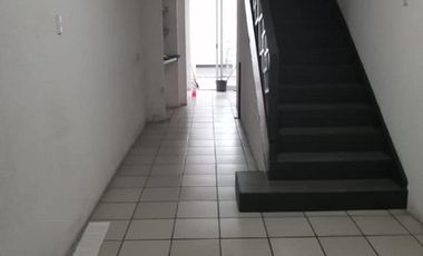 Se renta local para oficinas en la 25 Poniente, Pue.