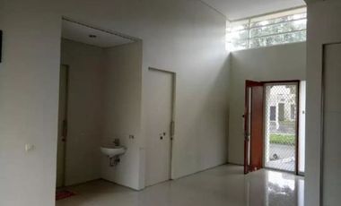 Rumah Palma Grandia, Strategis