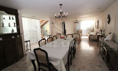 CENTRO: Magnífica propiedad perfecta para clínica, despachos o notaría.