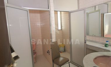 CENTRO: Magnífica propiedad perfecta para clínica, despachos o notaría.