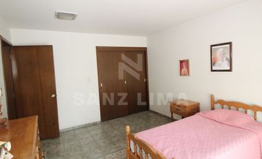 CENTRO: Magnífica propiedad perfecta para clínica, despachos o notaría.