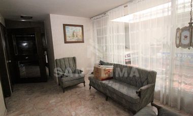 CENTRO: Magnífica propiedad perfecta para clínica, despachos o notaría.