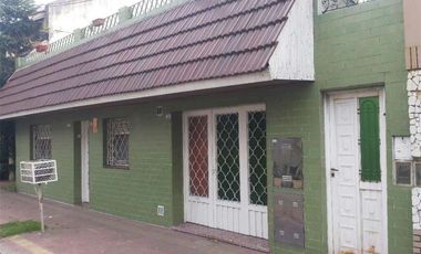 Casa para 2 Familias en venta en Remedios de Escalada Oeste