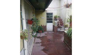 Casa para 2 Familias en venta en Remedios de Escalada Oeste
