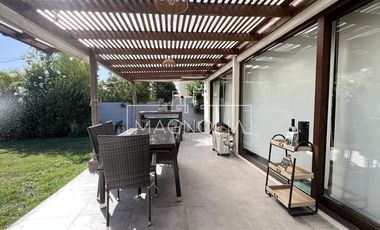 CASA FRENTE A ALIANZA FRANCESA A EXCELENETE PRECIO 10.300 UF