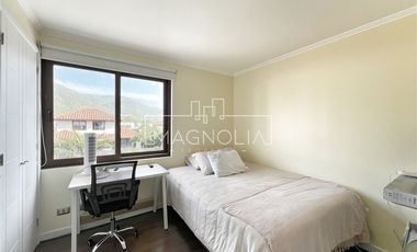 CASA FRENTE A ALIANZA FRANCESA A EXCELENETE PRECIO 10.300 UF