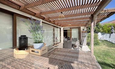 CASA FRENTE A ALIANZA FRANCESA A EXCELENETE PRECIO 10.300 UF