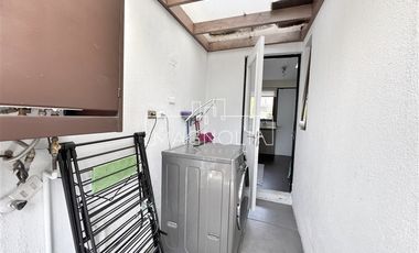 CASA FRENTE A ALIANZA FRANCESA A EXCELENETE PRECIO 10.300 UF