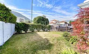 CASA FRENTE A ALIANZA FRANCESA A EXCELENETE PRECIO 10.300 UF
