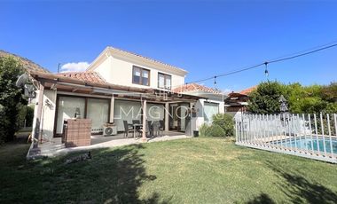 CASA FRENTE A ALIANZA FRANCESA A EXCELENETE PRECIO 10.300 UF