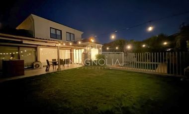 CASA FRENTE A ALIANZA FRANCESA A EXCELENETE PRECIO 10.300 UF