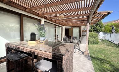CASA FRENTE A ALIANZA FRANCESA A EXCELENETE PRECIO 10.300 UF
