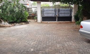 Rumah Di Cilandak, 2Lt, Paviliun, Hal. Luas, di Jl. Intan