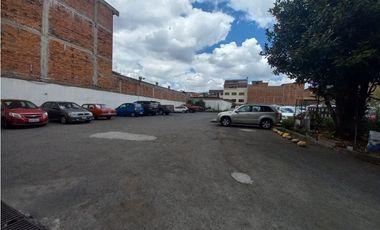 Amplio terreno en venta en San sebastian con casa y parqueadero publico