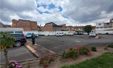 Amplio terreno en venta en San sebastian con casa y parqueadero publico