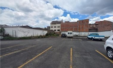 Amplio terreno en venta en San sebastian con casa y parqueadero publico