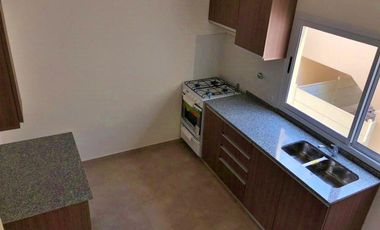 OPORTUNIDAD Excelente duplex 3 amb + cochera doble + patio