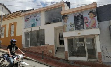 casa-local en venta en centro histórico. Cod V427