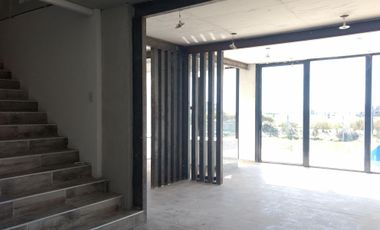 MODERNA CASA - BARRIO PUERTOS