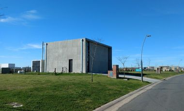 MODERNA CASA - BARRIO PUERTOS