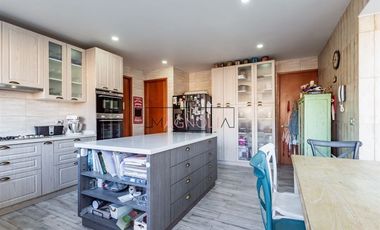 CASA ESTILO PROVENZAL EN VENTA EN PIEDRA ROJA