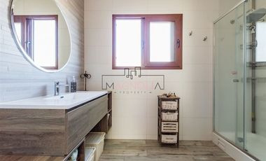 CASA ESTILO PROVENZAL EN VENTA EN PIEDRA ROJA
