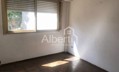 VENTA - CASA DE ESTILO EN VILLA SARMIENTO - APTA CRÉDITO.