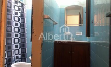 VENTA - CASA DE ESTILO EN VILLA SARMIENTO - APTA CRÉDITO.