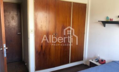 VENTA - CASA DE ESTILO EN VILLA SARMIENTO - APTA CRÉDITO.