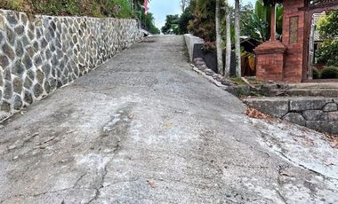 DIJUAL RUMAH JOGLO ADA KOLAM RENANG KEMUNING KARANGANYAR