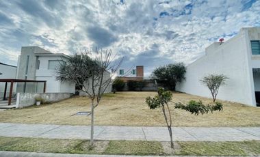 TERRENO EN VENTA EN COTO SAN NICOLAS HERMOSO ENTORNO ARBOLADO
